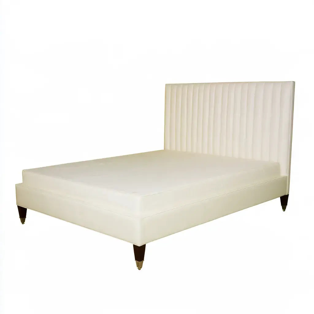 Cama con cabecero acanalado y base tapizada - beige